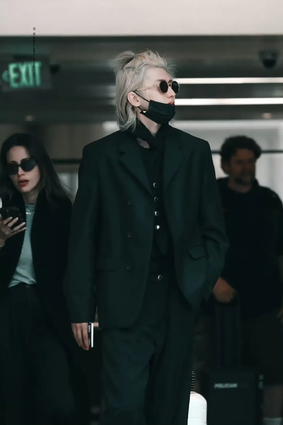 蔡徐坤回国。LAX✈️，欢迎少爷