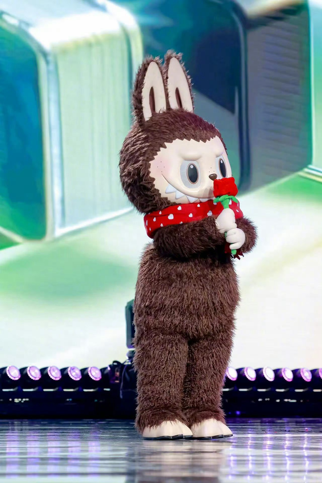 年度喜爱IP是LABUBU  LABUBU获得微博年度喜爱IP 