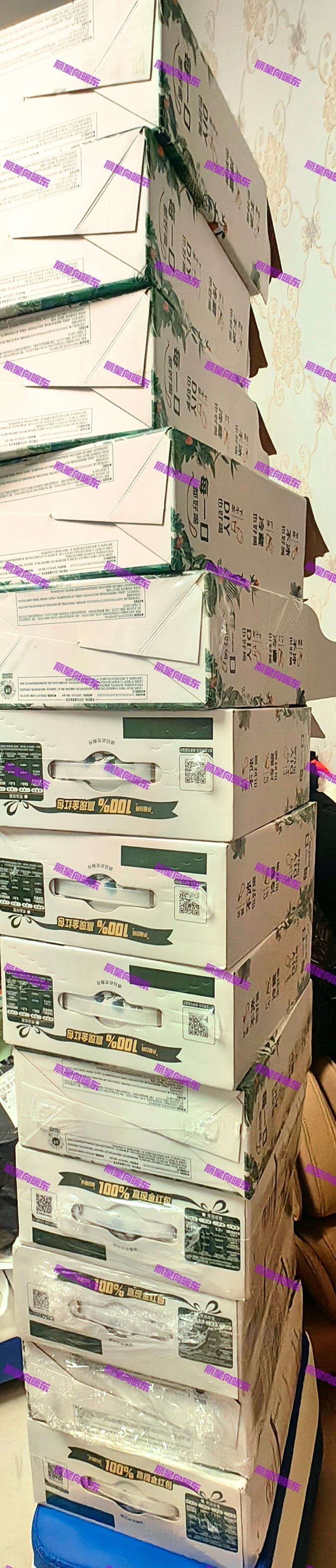 不知不觉，金典牛奶已经买了这么多了，送了四提给朋友，送了三提给妹妹，现在一家人都