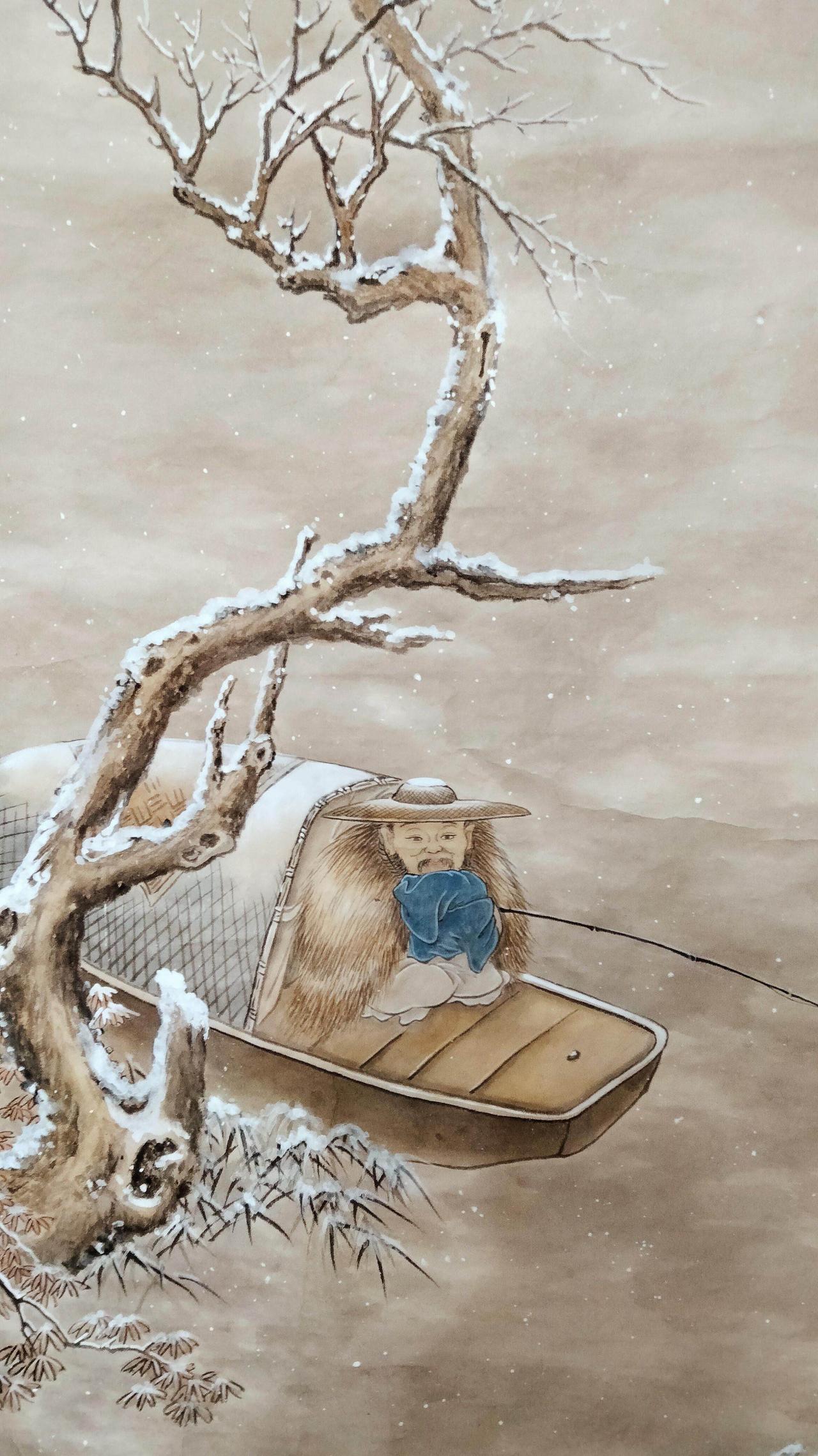 这正是刺绣的迷人之处：它在丝绸的经纬间，强行留住了流转的时间。
在“快”的洪流里