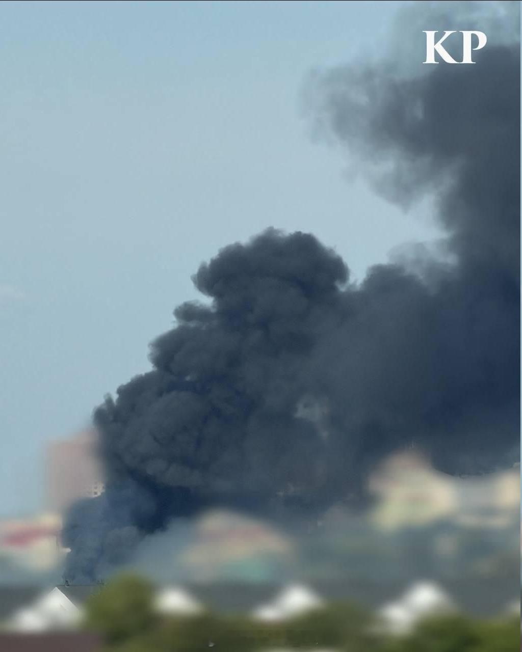 不久之前，俄军的一架“天竺葵-4”喷气式无人机撞击了乌克兰首都基辅的茹利亚尼机场