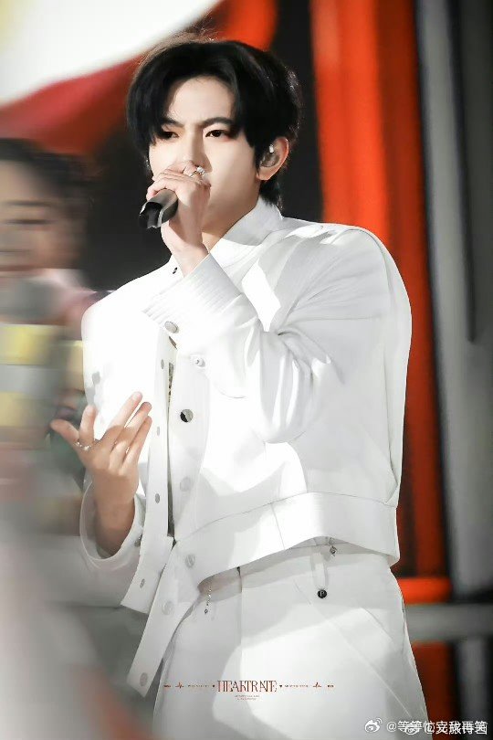 穆祉丞元宵喜乐会彩排照穆祉丞湖南卫视元宵喜乐会彩排 穆祉丞元宵喜乐会彩排照来了~