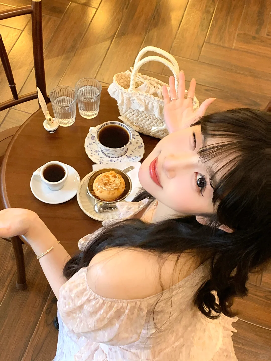 下次去咖啡店试试这么拍!!