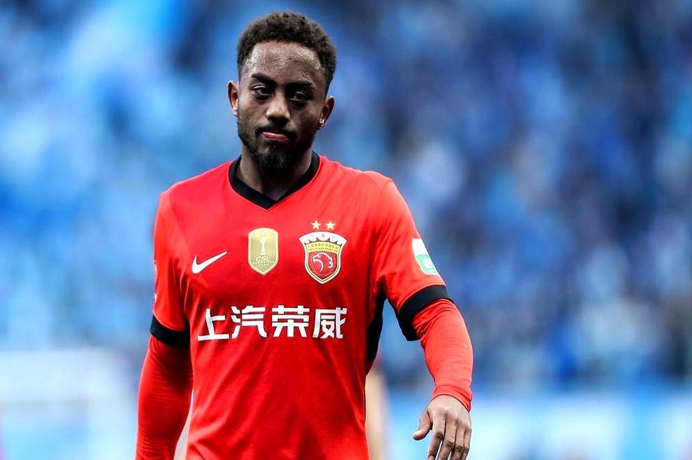 上海海港目前是很想留下外援加布里埃尔的。
 

当初花个零头钱租来他，结果他用一