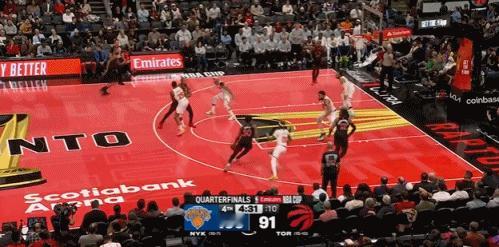 底角接球三分终于进了~！！ 