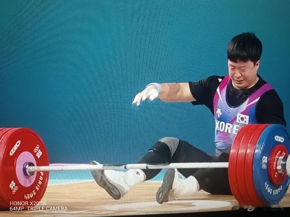 102公斤举重，最后一把没举起来，仍然成功获得冠军，之前已确立了优势。岛国队，举