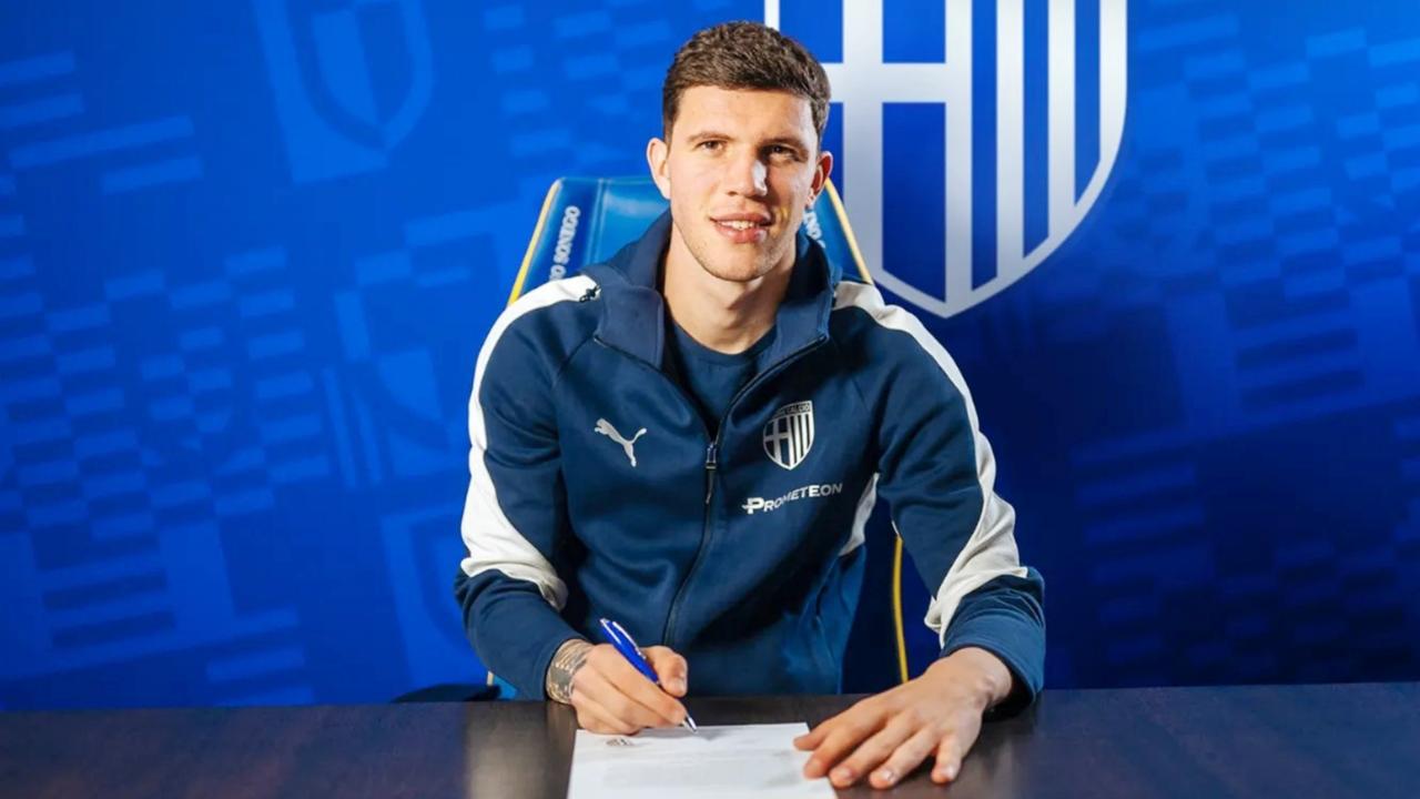 帕尔马官方宣布，俱乐部从国米先租后买签下边后卫卡博尼。
卡博尼本赛季被国米外租到