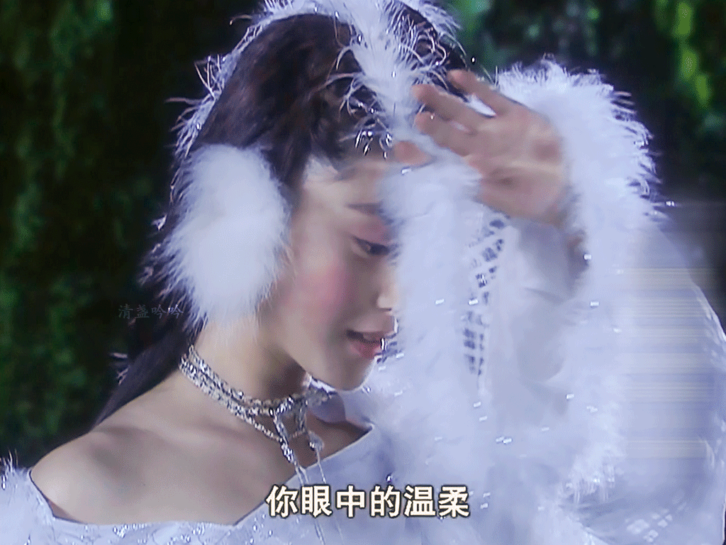锦毛鼠毛毛头饰+衣服露肩为这个角色的美貌单发一条[老师爱你] 