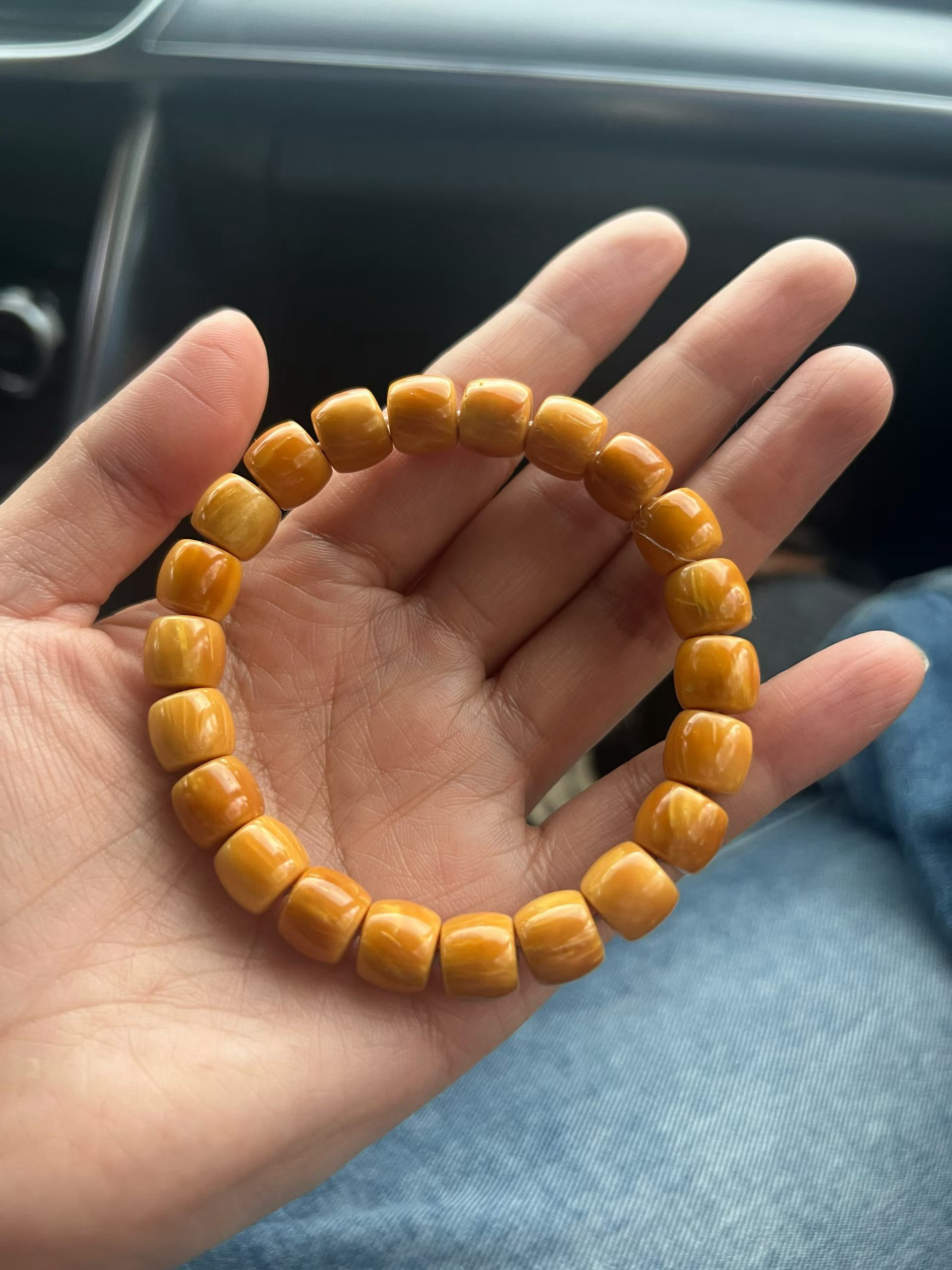 手串 四个月，玉化的真不错。果然变色快还得是库克。 