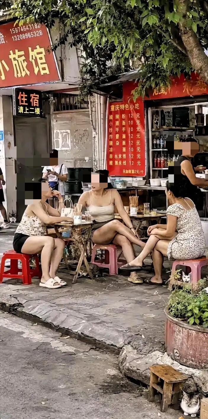 我将贴合素材内核，摒弃流水线式叙事，以新颖观点解读市井松弛感，用口语化表达打造吸