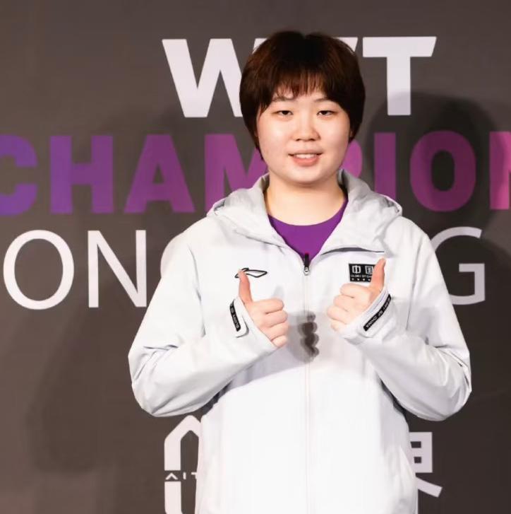 恭喜蒯曼3:1高桥布鲁纳，晋级8强！
3月12日，WTT重庆冠军赛，
蒯曼3:1