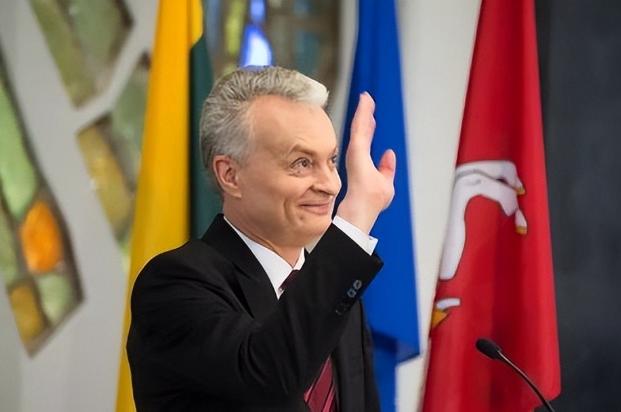 立陶宛这回算是尝到苦头了。之前为了讨好美国，非要在台湾问题上踩红线，结果呢？中国