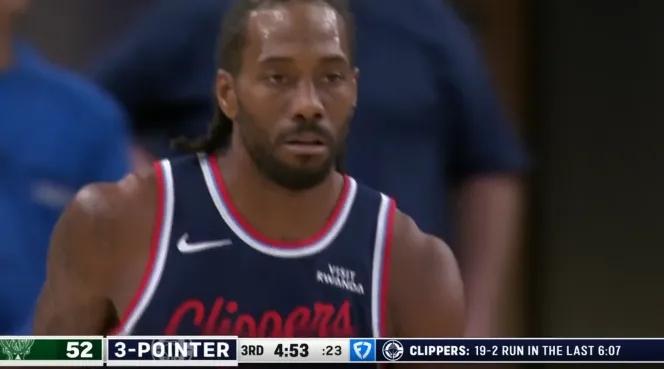 北伐，快船继续北伐！
随着，伦纳德3分继续再中，快船轰出一波22-2，伦纳德也拿