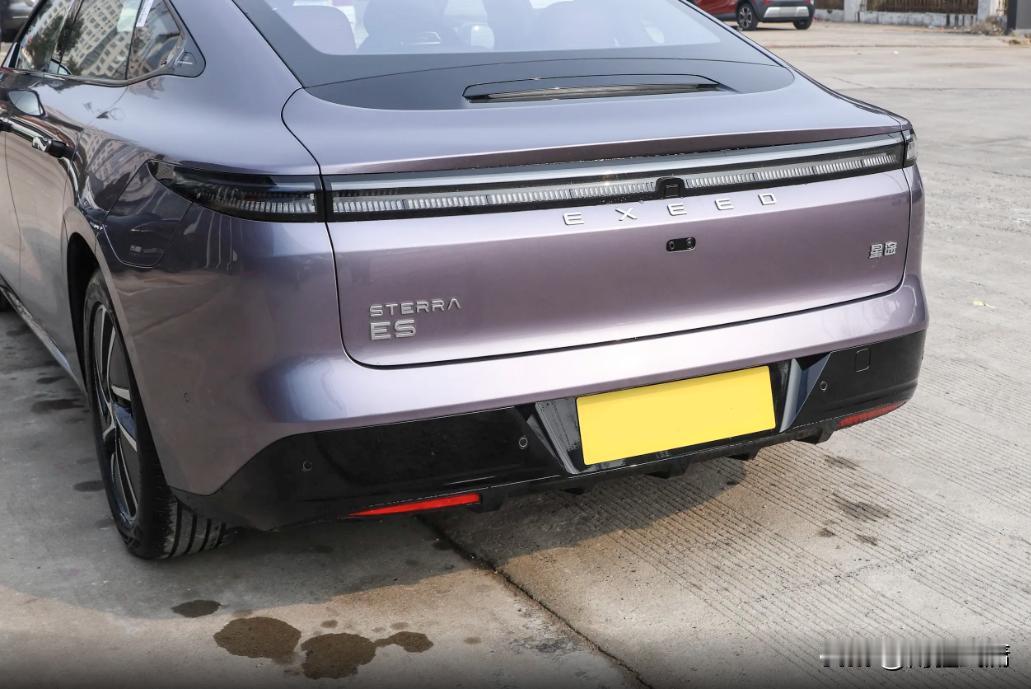 星纪元ES/ET核心产品力解读：技术堆料不玩虚的，开着用着都靠谱
 
2025款