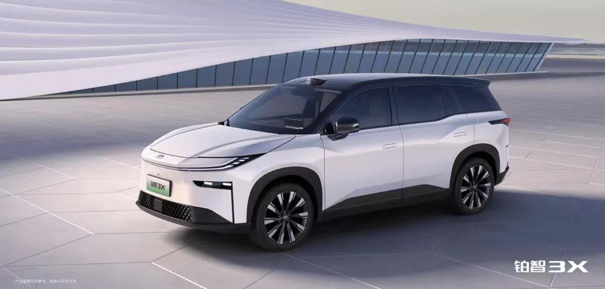 广汽丰田放大招！全新纯电SUV 铂智3X 即将亮相2024广州车展。

广汽丰田