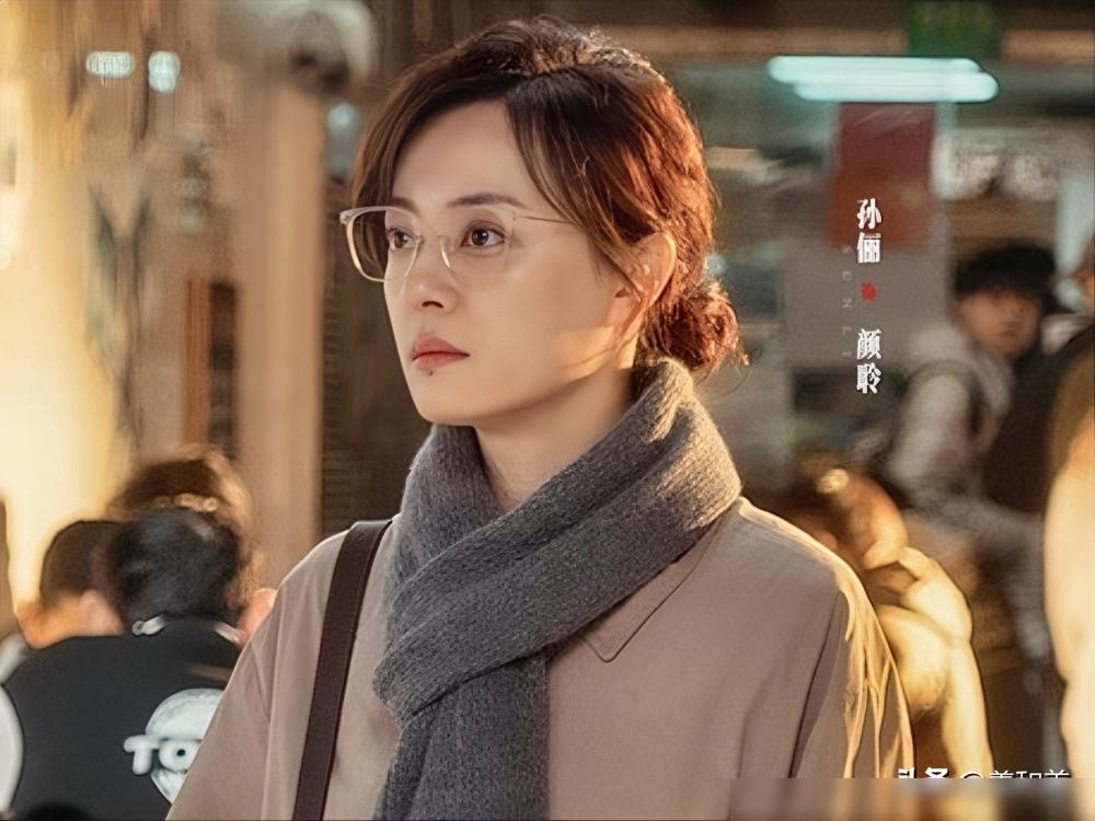 刚上线三天的《危险关系》，讨论度直接爆了。
这是国内首部聚焦PUA的都市悬疑剧