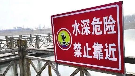 说真的，这阵子全国都进汛期了，暑期又赶上出行高峰，出门玩要是光顾着拍照打卡，真容