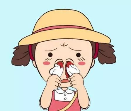 3种错误的止鼻血方法，太多家长都因此中招。①仰头止血法   ✘把头仰起来，容易使