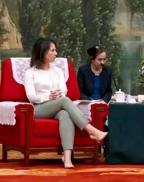近日，德法英等国外长以及欧盟外长共同发表声明，明确表达了对乌克兰加入北约的支持。