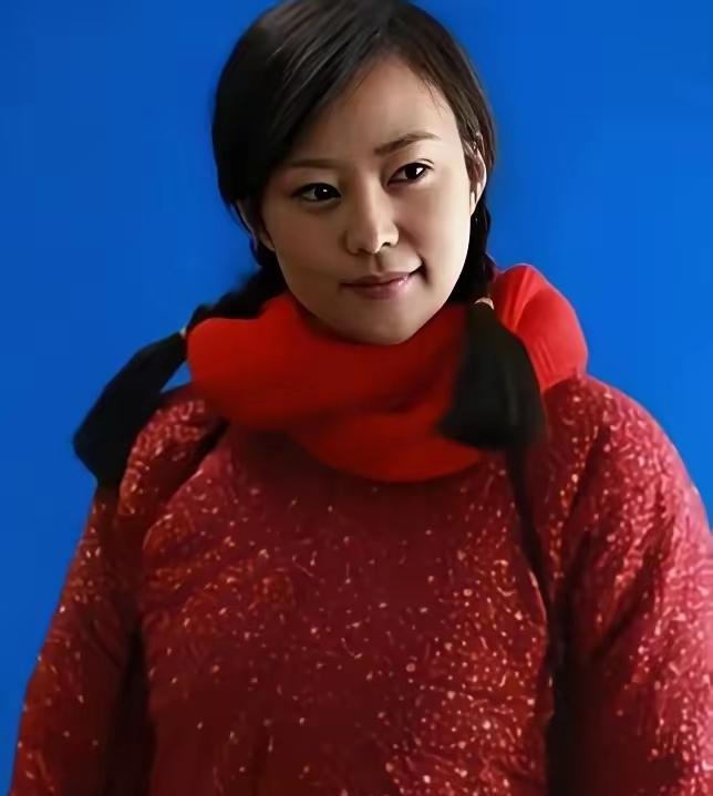 1971年，北京知青邵东平娶了地主家女儿。在新婚之夜，妻子问他：“东平哥，我家出