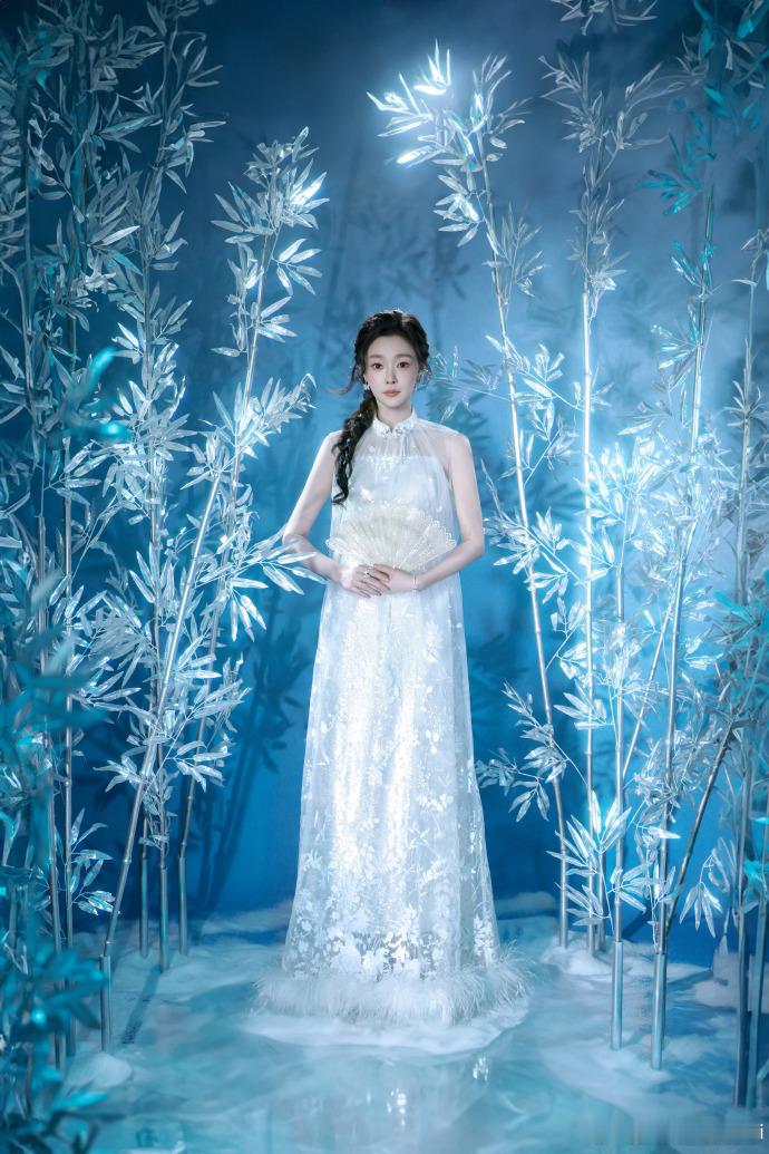 宋轶东方美 内娱能把东方美诠释得这么到位的大概只有宋轶了，简简单单的马尾就显出温