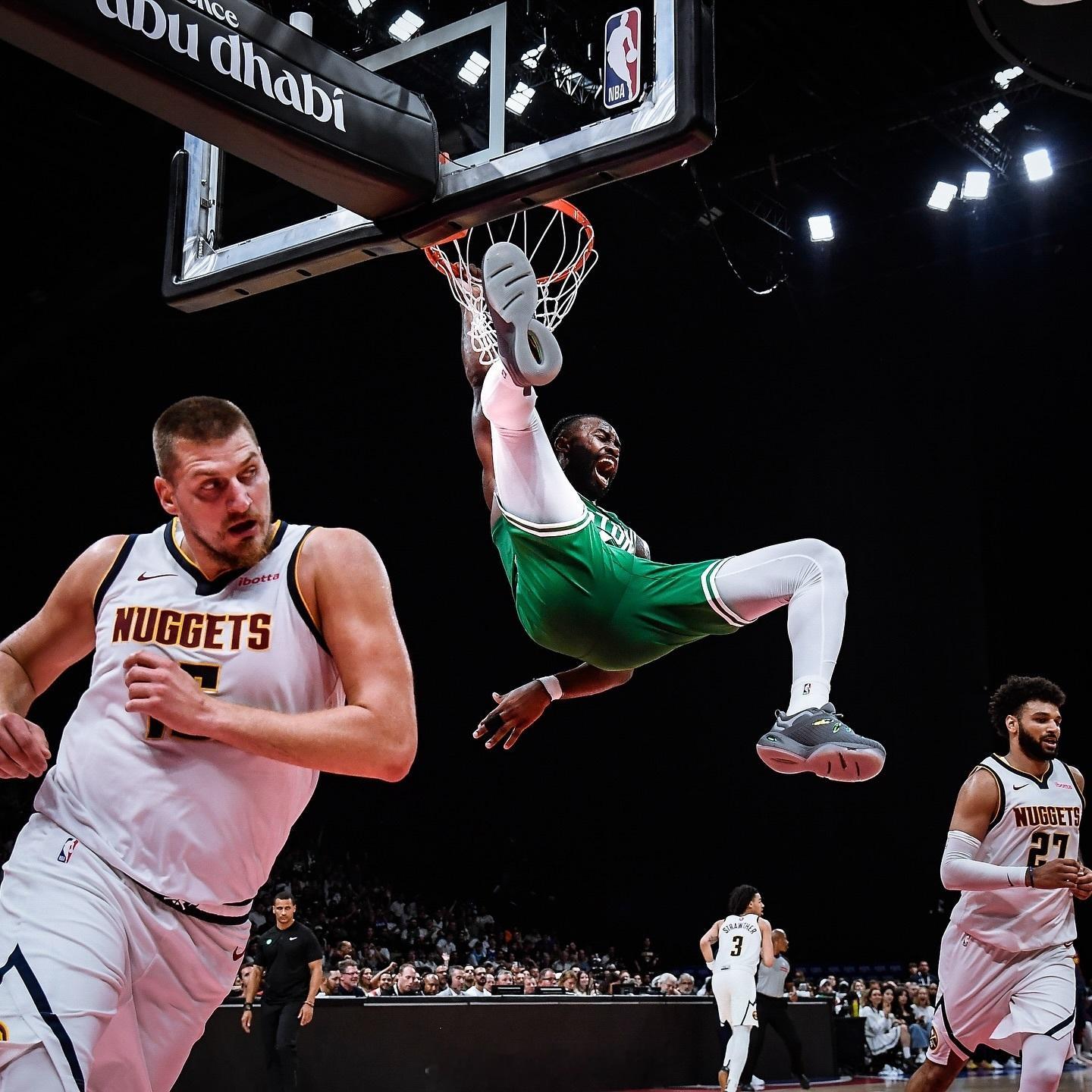 不看球衣，挺像穆雷薛老师连线布朗扣篮得手🙈🙈 ​​​