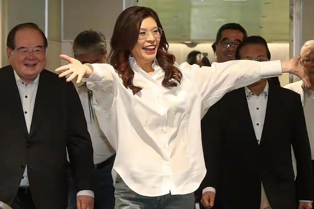 赖清德口中所谓“和平”，大陆确实给不了。

他要的哪里是两岸安定，分明是“和平分