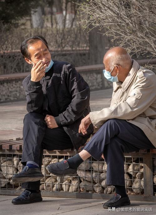 一位地主后代的人生感悟
 
我身为地主家后代，生来就带着出身标签，旁人议论、嘲讽
