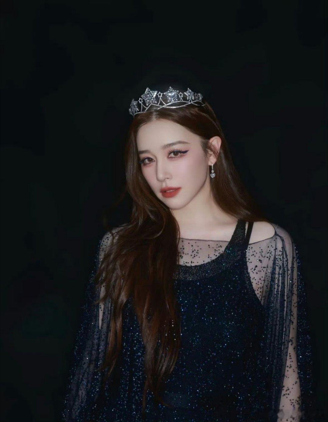 阚清子发文永远要做自己的女王女王发言有！！姐姐发微博称“永远要做自己的女王”👸