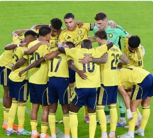 C罗利雅得胜利0冠  沙特国王杯1/8决赛上演焦点战，利雅得胜利主场1-2不敌吉