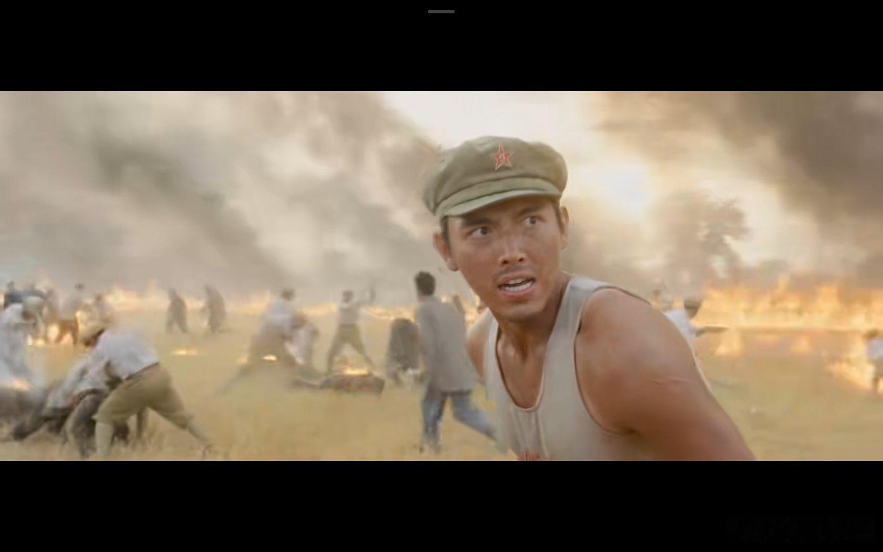 陈飞宇真的演戏油得要死每个表情都很刻意和做作志愿军三部曲那么多男的，从尹昉到彭昱