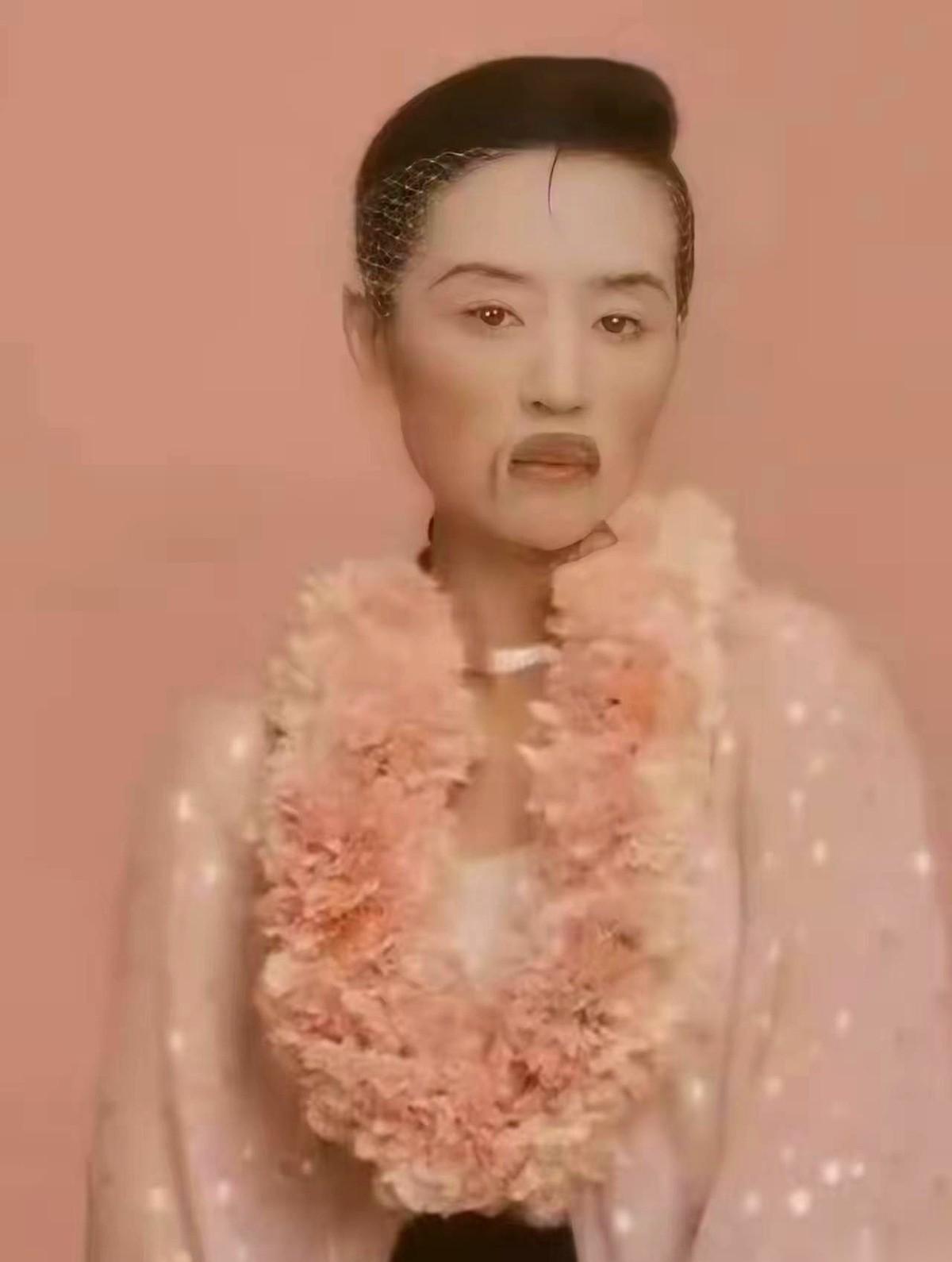 当董洁站在聚光灯下，把一个个“赌徒”、“不负责任”的标签，像飞刀一样扎向潘粤明时