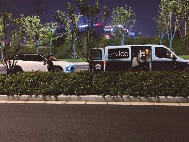 李斌押上蔚来家底，换电为何要牵手吉利