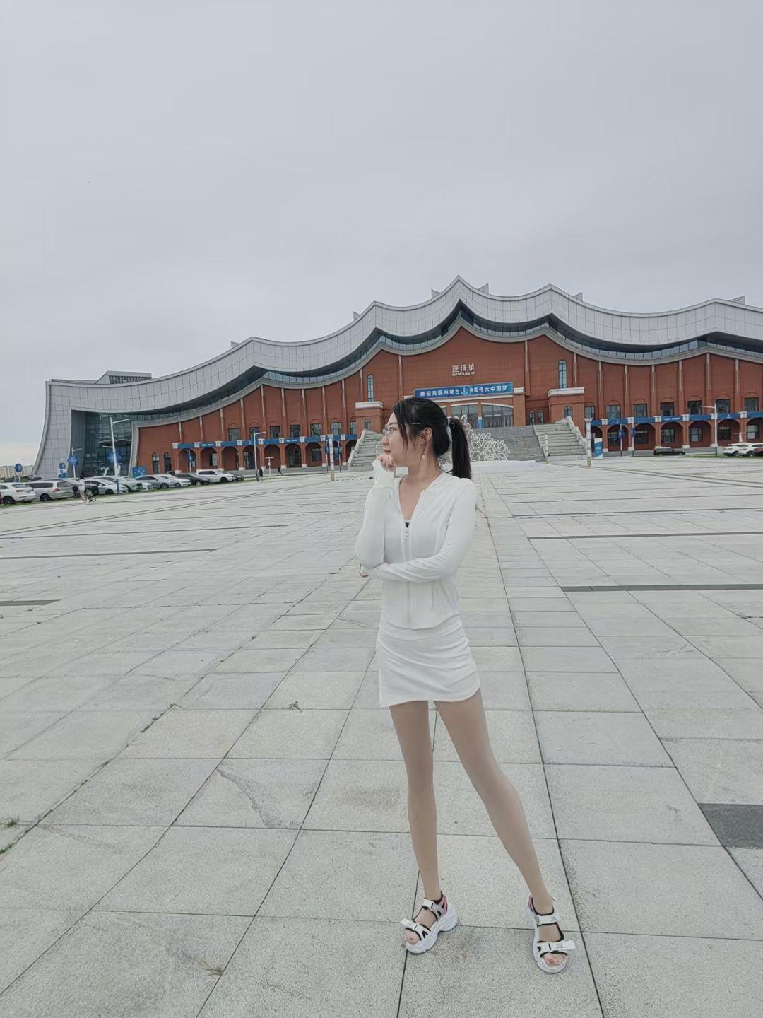 我好饿。加班工作到现在，我要吃大象🐘