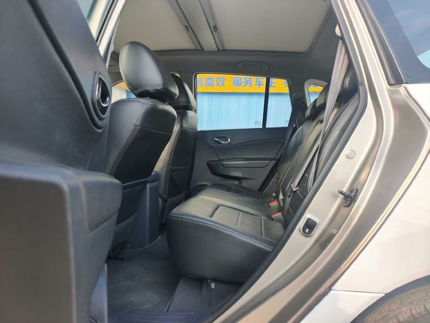 换壳科雷傲2015年科雷傲  8万公里 、原版车况，好开好用，3个多就能带走私人