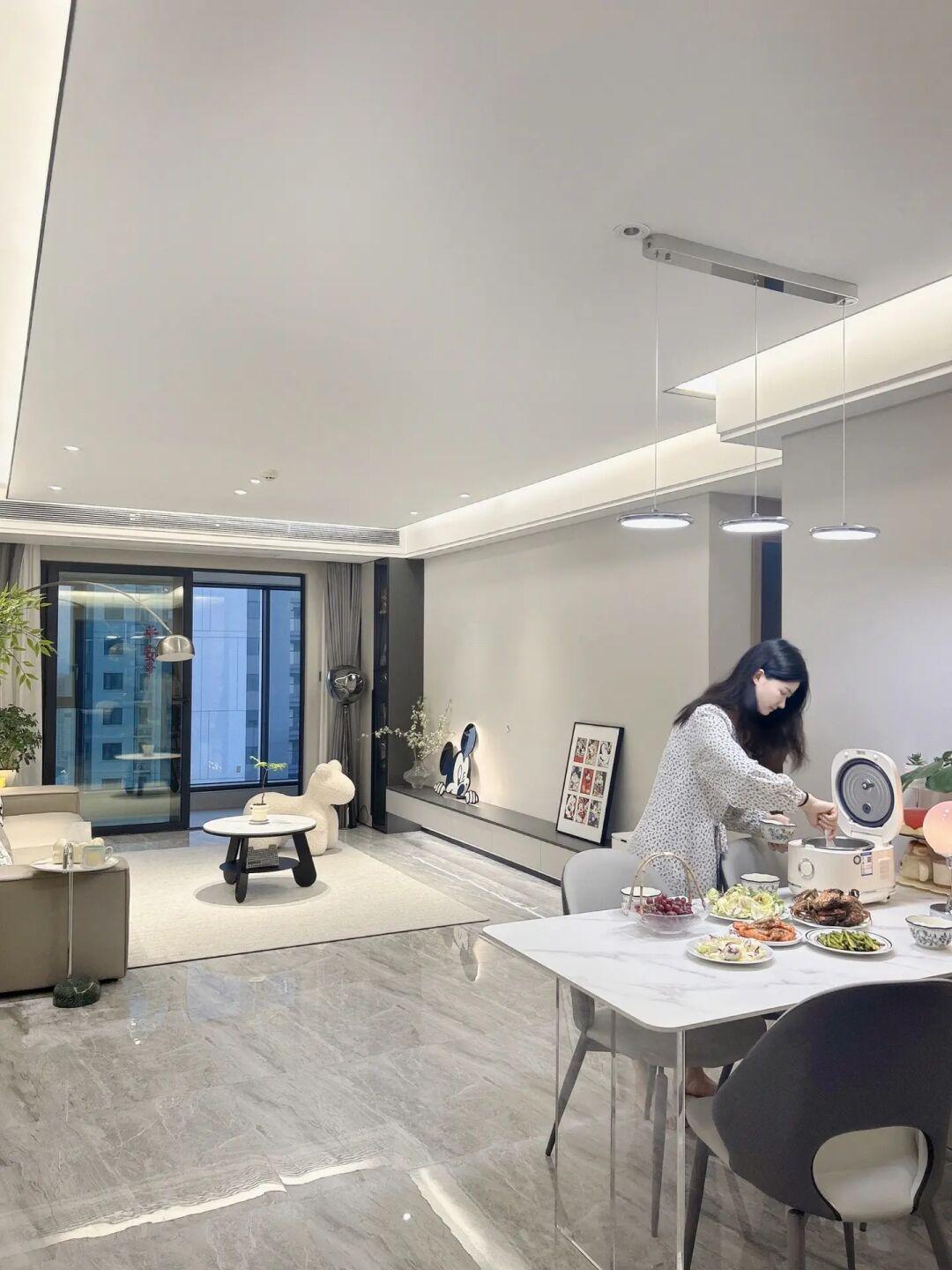 32岁已婚有娃，一家三口住进dream house