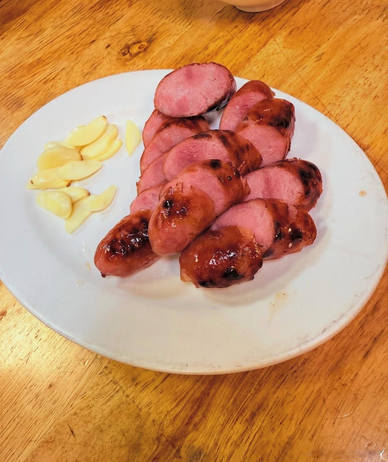 去瑞典前吃顿大餐[哈哈]黑美林-传统台南小吃 🍽🍽🍽烤香肠 🐖 卤肉饭 