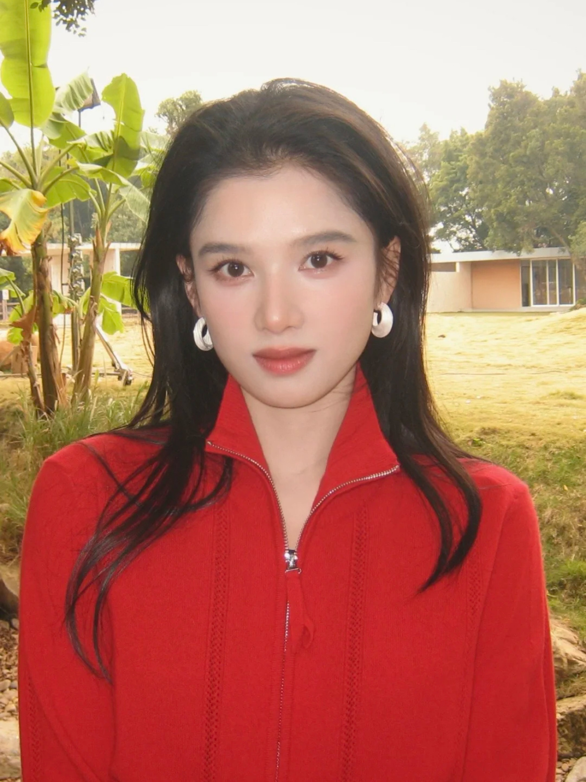 穿红衣的张婧仪，简直是妈咪！ 