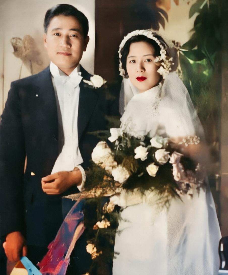 廖耀湘将军的妻子有多美？夫妻俩在法国的结婚照，美艳不可方物！