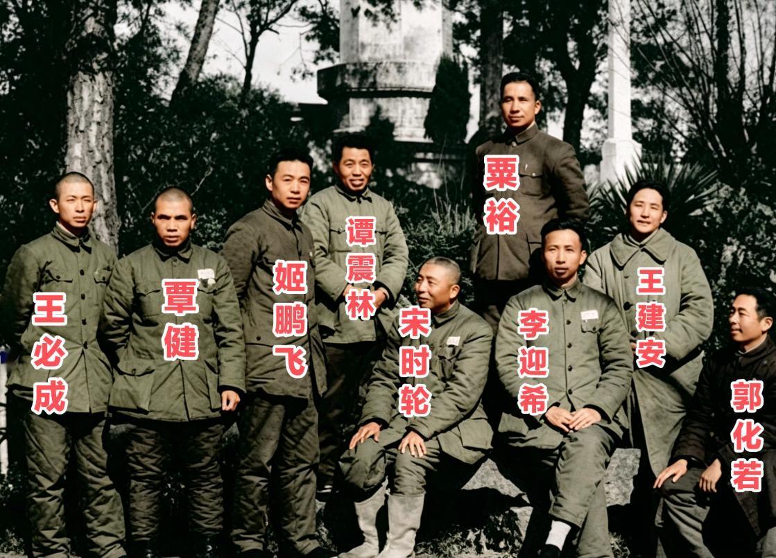 1949年5月3日，渡江战役横扫江南杭州顺利解放，这是解放军第三野战军代司令员粟