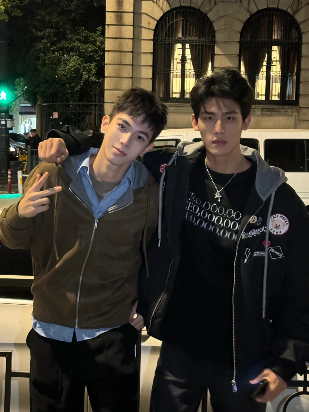 喜欢奶狗还是狼狗
