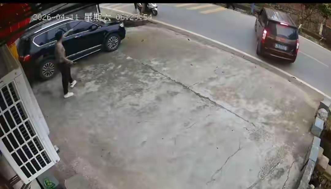 七旬老人舍身救人被咬掉鼻子 凡人善举铸就真正英雄
 （个人观点仅供参考，无不良任