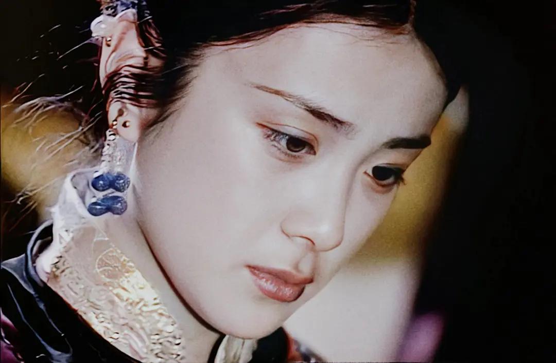 1986年出演努尔哈赤时的傅艺伟，真是美得不可方物