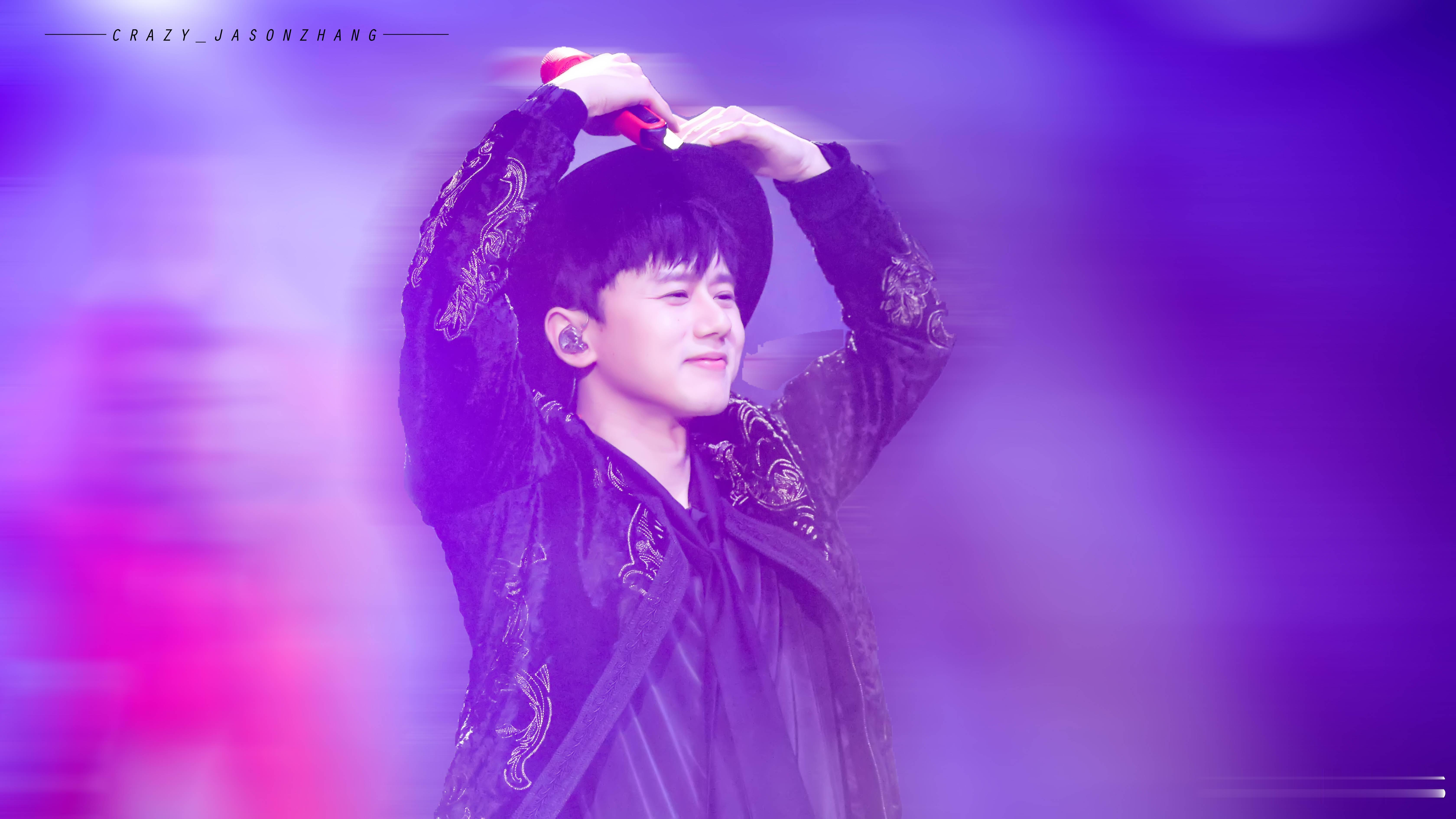 ✨“陪着走过了灰的深刻 只留下深蓝色”💙🏃“逆着光奔跑的人总有用不完的坚持”