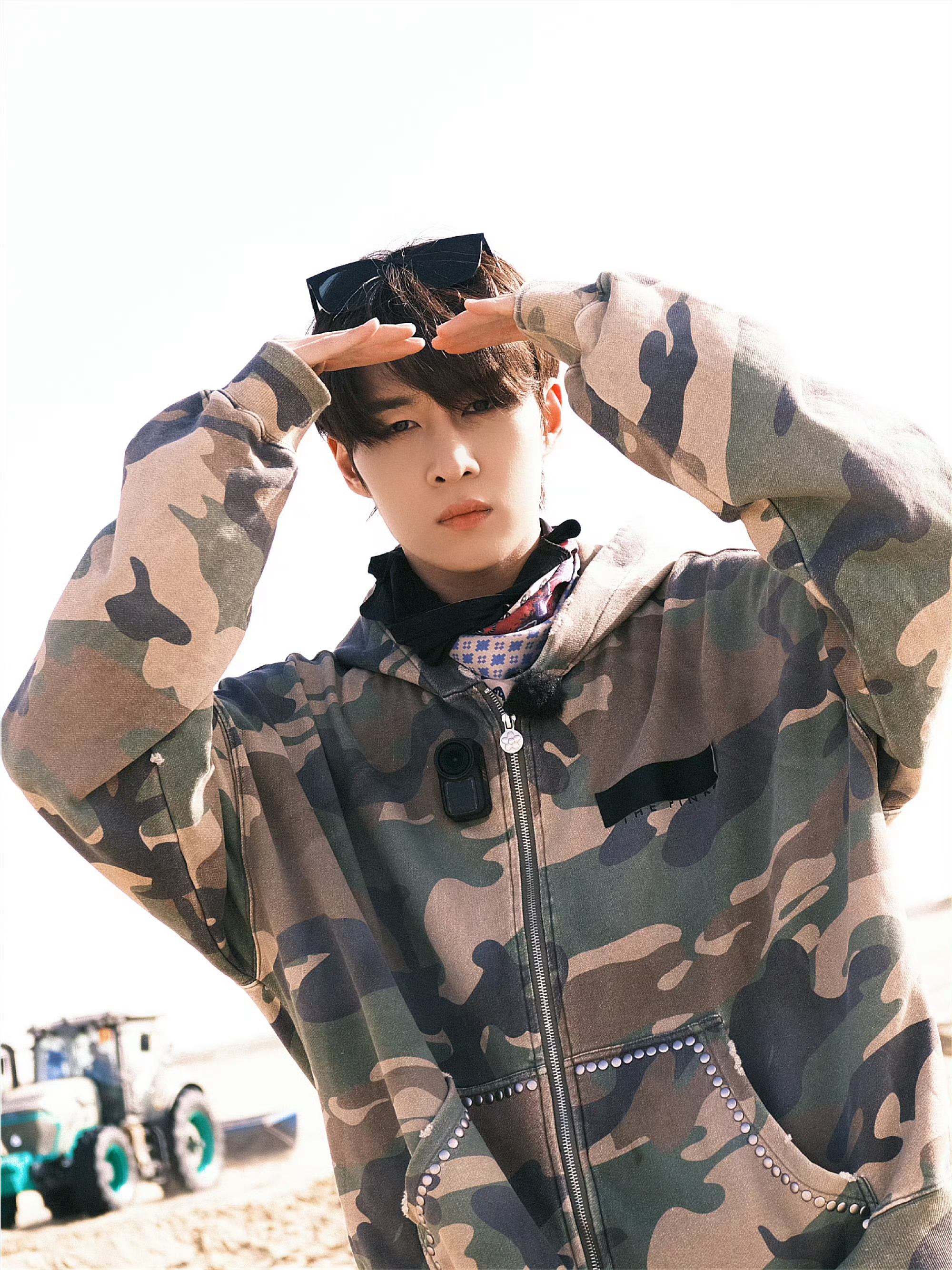 卓沅收工照 zy 卓沅的vlog新疆沙漠收工照流出，堆沙熟练度再上一层楼💪优秀