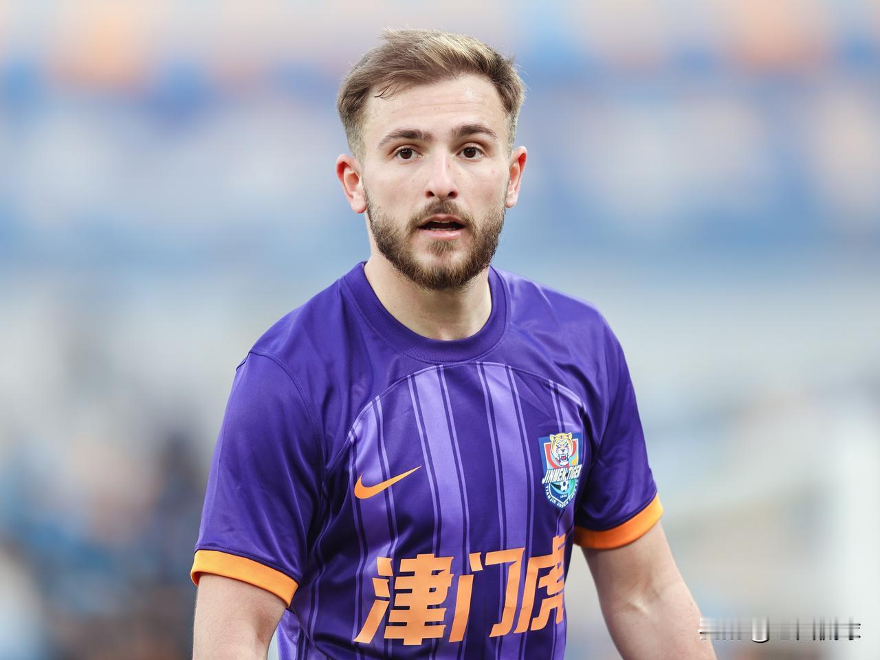 中超官宣转会---阿代米…天津津门虎外援，阿尔巴尼亚前锋阿代米已经签约深圳新鹏城