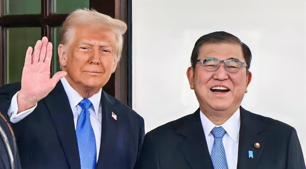 特朗普宣布美日达成贸易协议。美国要对日本商品加收15%关税，还让日本拿出5500