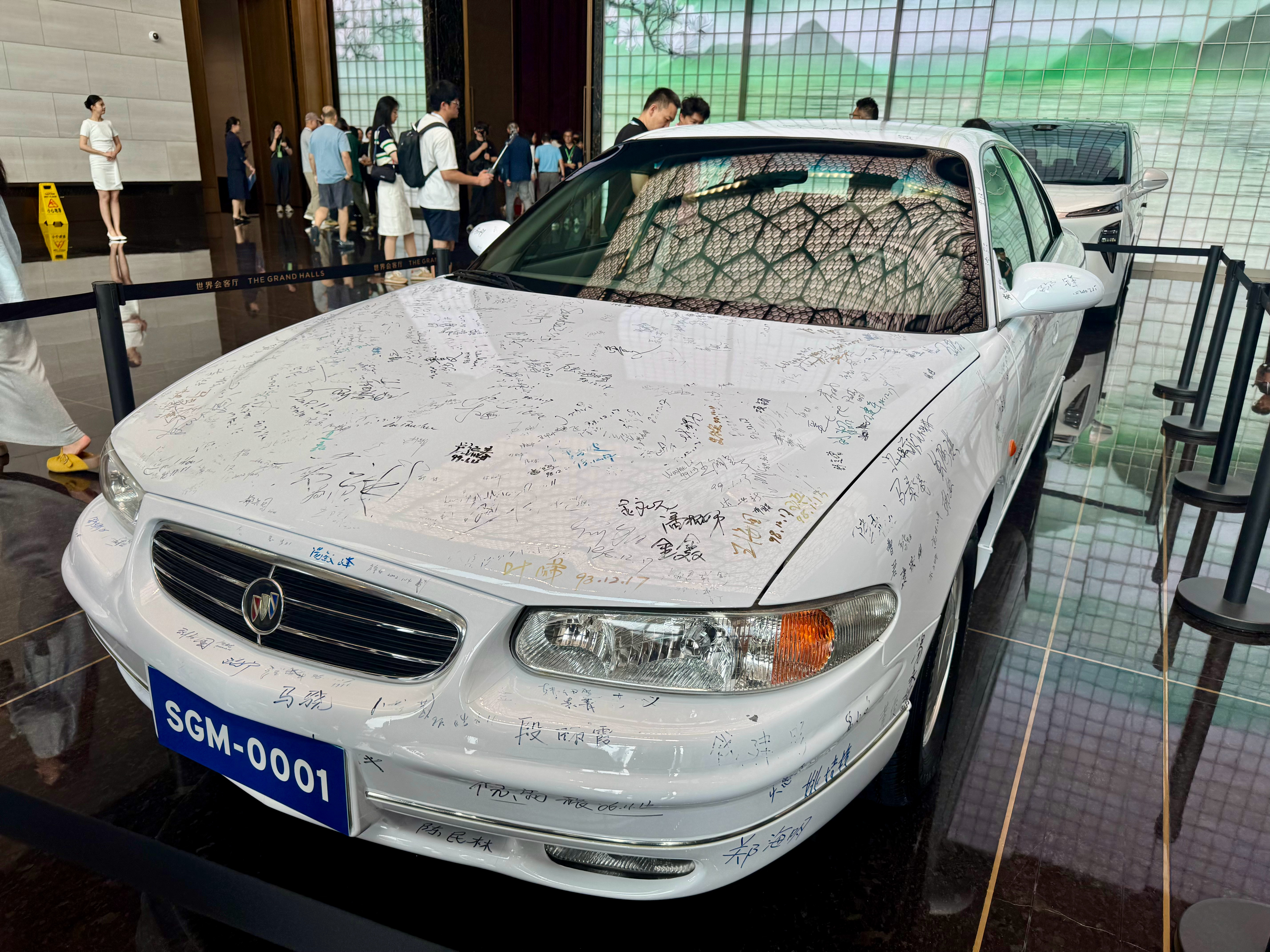 1997 上海通用成立1998 别克新世纪 下线30年间 奠定和见证了中国汽车市