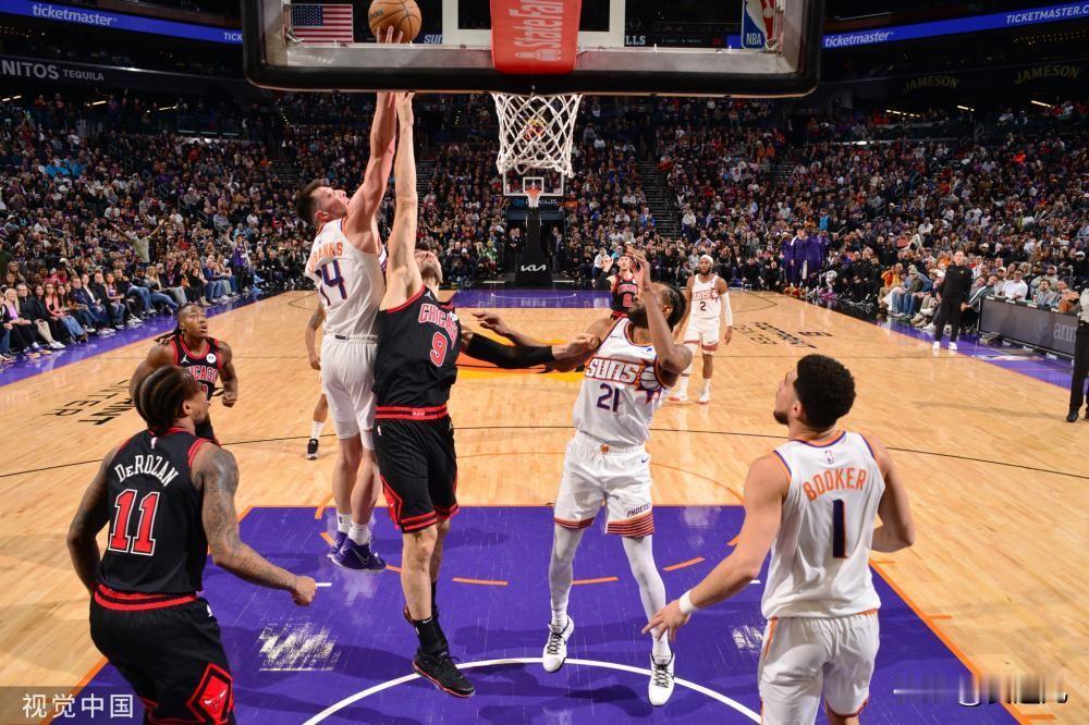 [NBA]太阳115-113公牛
北京时间1月23日，NBA常规赛继续进行，凭借