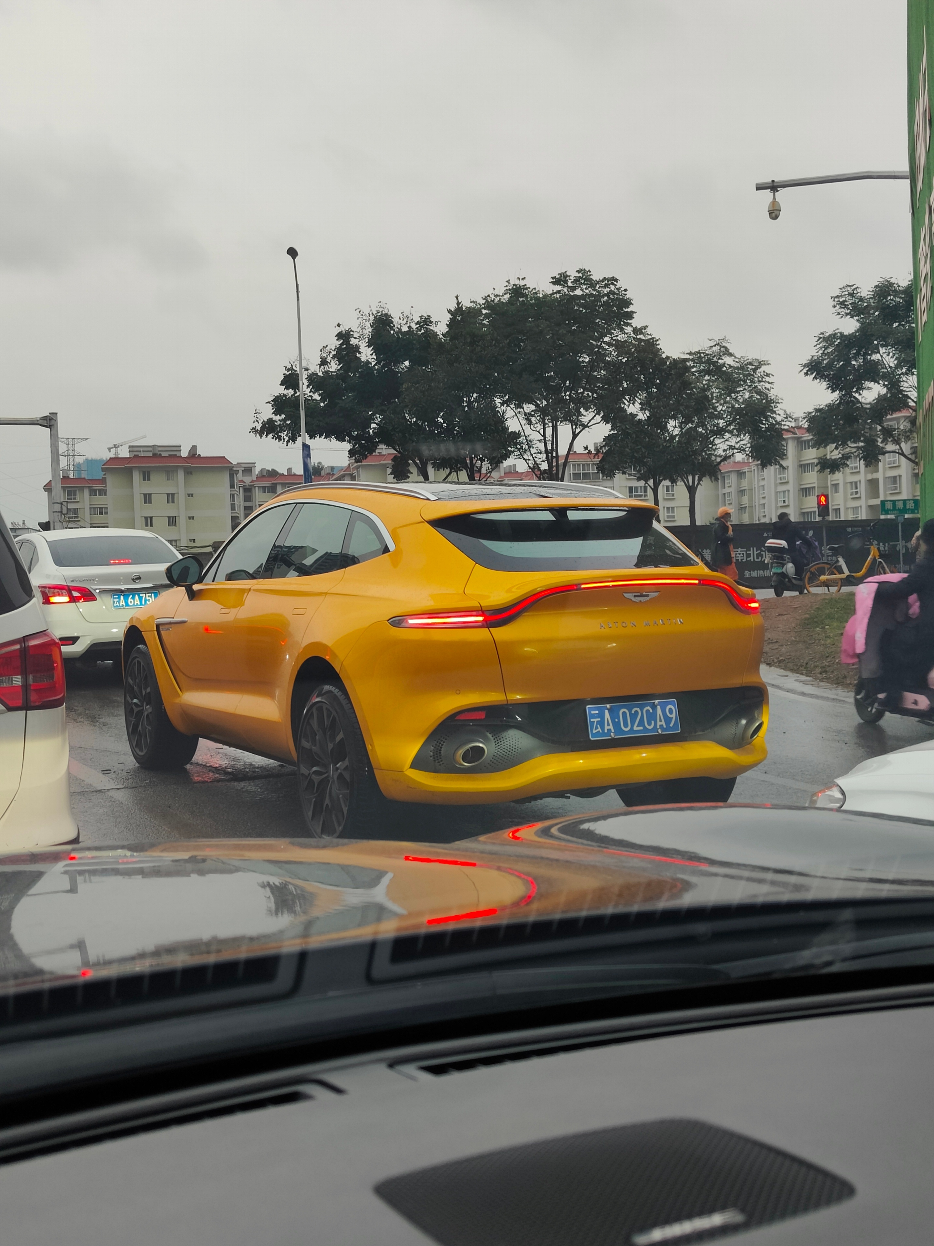 图1这个是如何把两三百万的车弄得像二三十万的[裂开][裂开]……Levante这